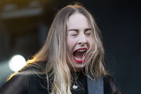 Este Haim's 20 best MusicfestNW bass faces | OregonLive.com