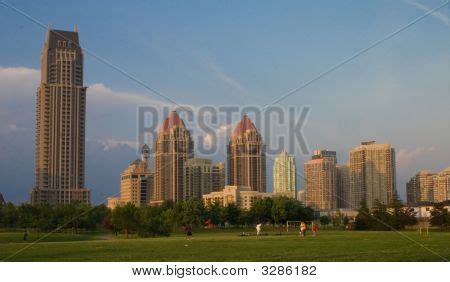 Mississauga Skyline Image & Photo (Free Trial) | Bigstock