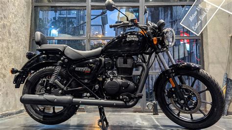 Royal Enfield Meteor 350 Fireball Custom Pure Black Color | On road ...