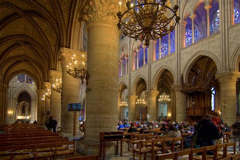 1000 words for France: Notre Dame cathedral, interior