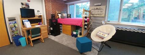 UNH Housing's Mock Dorm Room at the University of New Hampshire Class of 2021 New Student ...