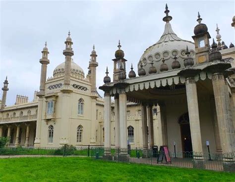 Visiting the stunning Royal Pavilion, Brighton