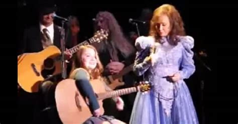 Loretta Lynn Invites Her Granddaughter On Stage. Seconds Later, The ...