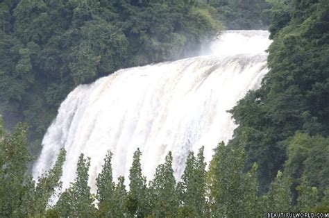 Huangguoshu Waterfall Facts & Information - Beautiful World Travel Guide