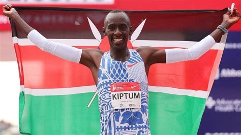 Kenya's Kelvin Kiptum: Marathon world record holder dies in road ...