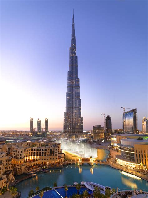 Burj Khalifa Skyscraper, Dubai - SuzzsTravels