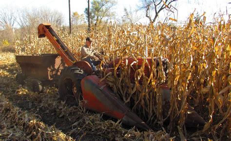 Mounted Corn Picker Model 33