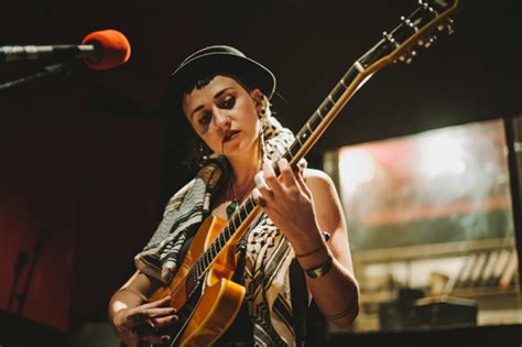 Hiatus Kaiyote singer Nai Palm. | Music photographer, Hiatus kaiyote, Music icon