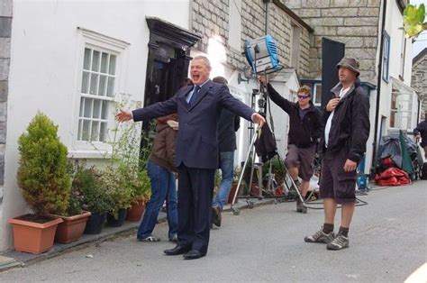 Guide to Gorgeous Doc Martin Filming Locations in Cornwall England | Doc martin, Martin clunes ...