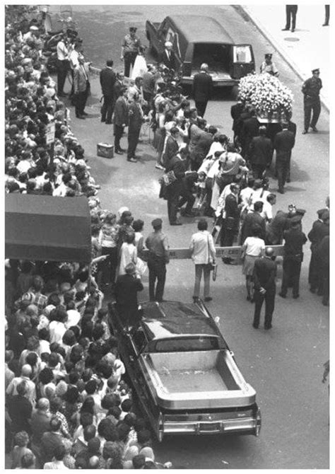 Judy Garland’s funeral in New York City – June 27, 1969. : r/OldSchoolCool