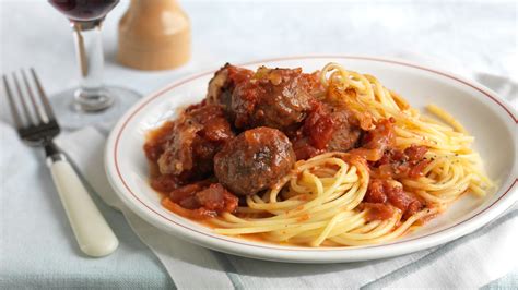 Tutustu 47+ imagen tomato pasta sauce for meatballs - abzlocal fi