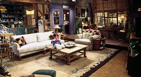 Monica Geller - living room from Friends | Friends apartment, Monicas ...