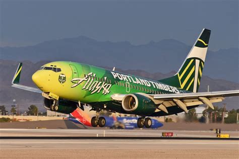 Alaska Airlines Boeing 737-700 Portland "Timbers Jet" Special Livery