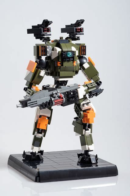 BT-7274 from Titanfall 2 has been turned into an excellent LEGO build