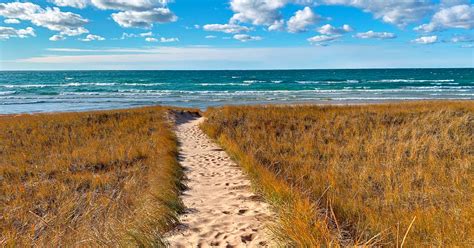 This Stunning Lakeshore Park In Michigan Is So Hidden... It's Almost ...