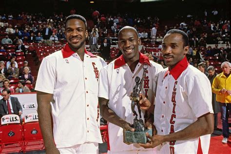 The Last Dance : Photo Charles Oakley, Michael Jordan - 13 sur 24 - AlloCiné