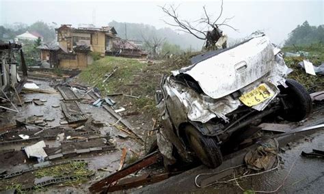 Tokyo area shuts down as powerful typhoon lashes Japan (Update)