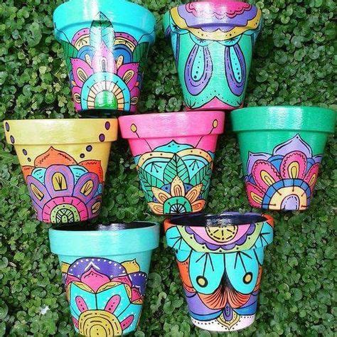 Pin by Kelly Saldaña on crafts/DIY | Clay flower pots, Painted flower pots, Decorated flower pots