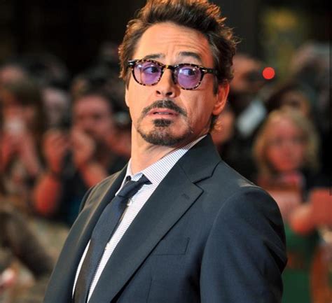 What are these glasses Robert Downey Jr is wearing : r/glasses