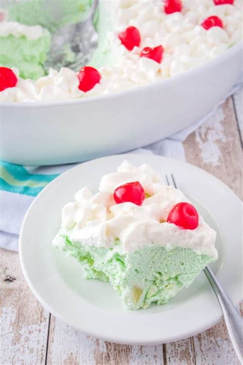 When it comes to potlucks, nothing beats Classic Lime Jello Salad for ...