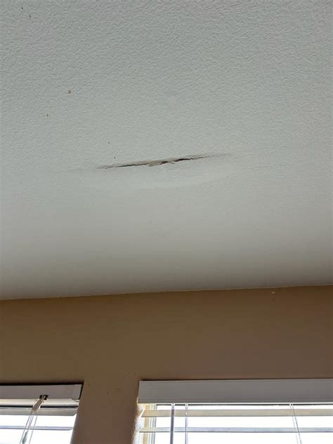 Ceiling repair: Is this water damage? : r/HomeMaintenance