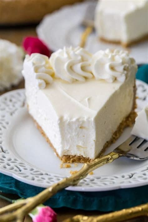 No-Bake Cheesecake Recipe - Sugar Spun Run