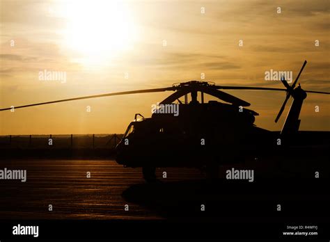 Sunset silhouette aircraft Stock Photo - Alamy