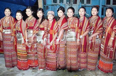 BURMESE (MYANMAR) PEOPLE — Steemit | Myanmar, Traditional outfits, Burmese