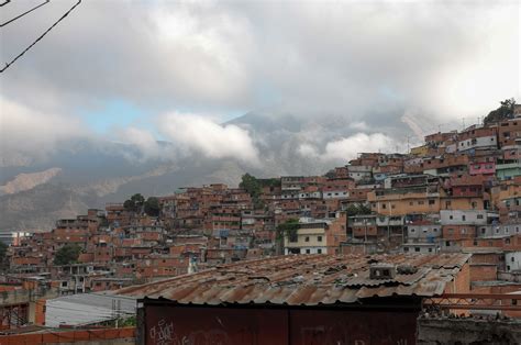 Early morning in Petare – Stefan´s Photoblog