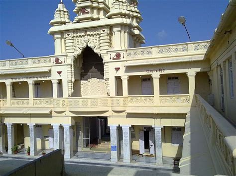 Kirti Mandir birthplace of Gandhi in Porbandar India | Best holiday ...