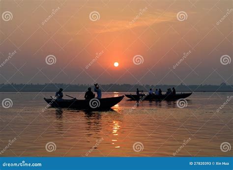 Sunrise on the Ganges, Varanasi Editorial Stock Photo - Image of ghat, morning: 27820393