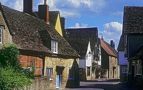 Lacock Village, Wiltshire: Walk of the week – telegraph.co.uk | Anjinho Azul