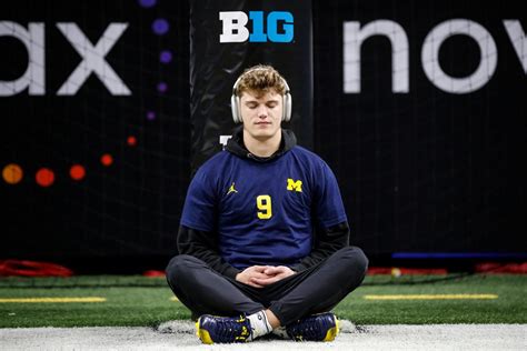 Michigan football's J.J. McCarthy has a lot on his mind. He'd rather ...