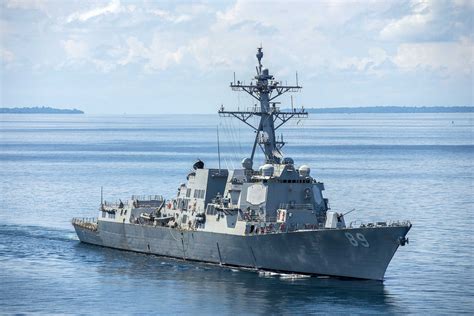 USS Mustin (DDG 89) Arrives in Cam Ranh International Port > Commander, U.S. 7th Fleet > Display