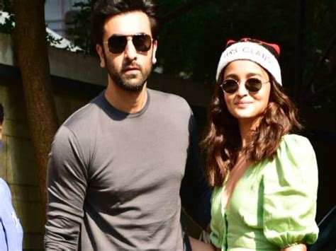 Ranbir Kapoor, Alia Bhatt to get engaged today in Rajasthan: Reports