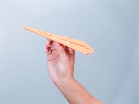 2 Easy Ways to Make a Dart Paper Airplane (with Pictures)