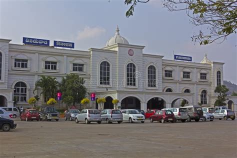 Vijayawada railway station editorial stock image. Image of road - 54277944