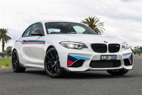 2018 BMW M2 Review : Road Test - Don’t mess with success! BMW plays it safe with M2 - GearOpen.com