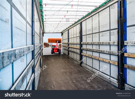 Loading Truck Forklift Loading Trailer Unloading Stock Photo 1614285106 ...