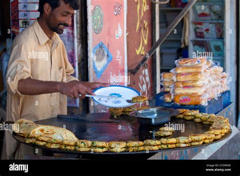 Street food vendor, Murree, Punjab Province, Pakistan Stock Photo - Alamy