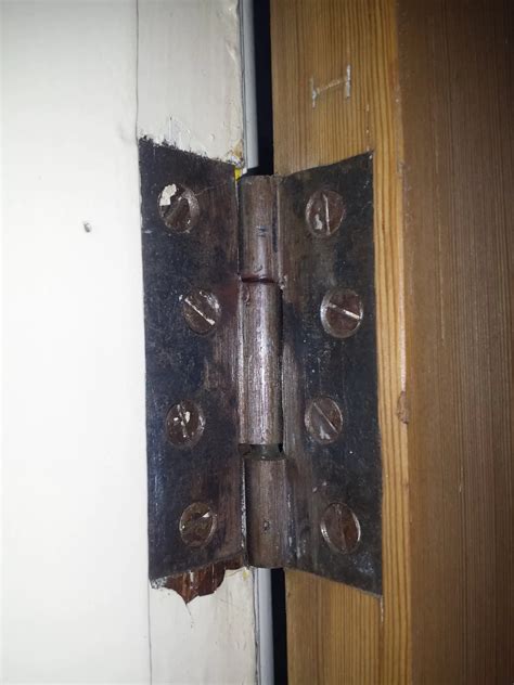 Possible to "repair" door hinge? | DIYnot Forums