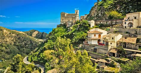 Borgo di Savoca: una ciudad con siete caras y tierra fértil de genios fuertes - italiani.it