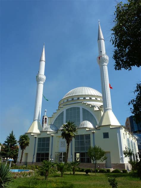 Mosque in Shkodra (Scutari, Albania) - Travellerspoint Travel Photography