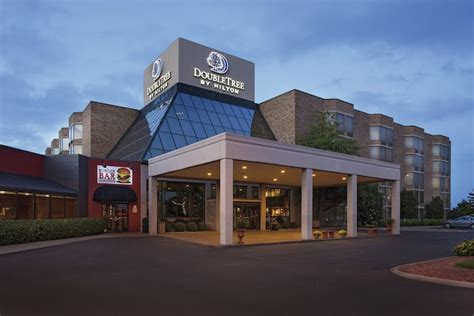 DoubleTree Hotels in Nashville, TN - Find Hotels - Hilton