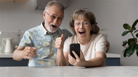 Finding the best smartphone for seniors: Three models compared!