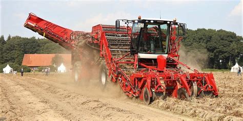 530hp, 4-row giant: Grimme wheels out its biggest potato harvester yet ...