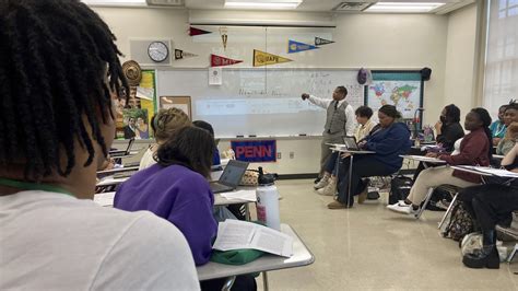 Revised AP African American Studies class drops controversial topics after criticism - TrendRadars