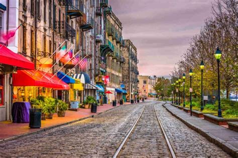 24 TOP Boutique Hotels in Savannah + Top Historic Inns!