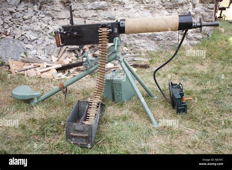 WWI german machine gun MG 08 with amunition belt Stock Photo - Alamy