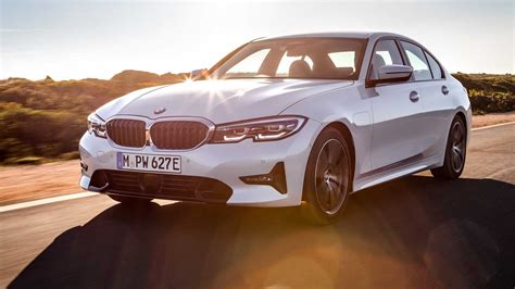 2020 BMW 330e plug-in hybrid debuts with 292 bhp XtraBoost power